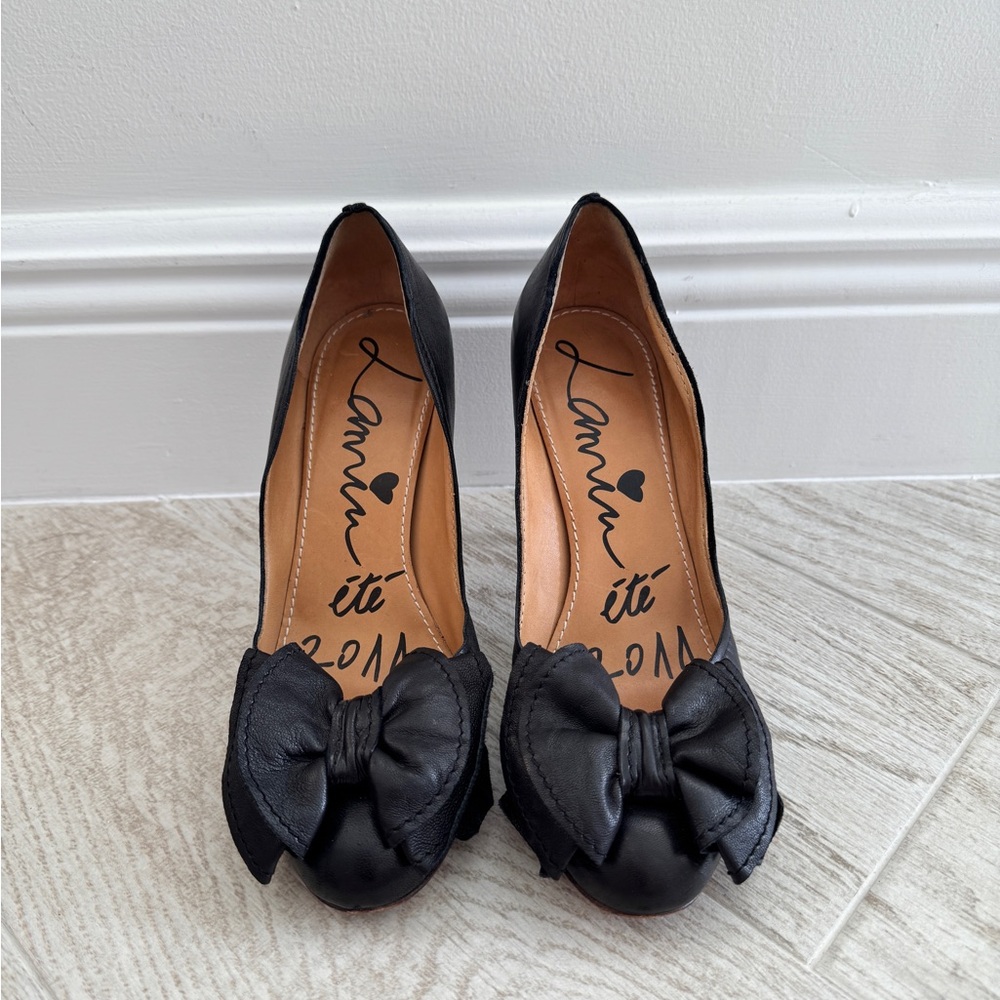 Lanvin black bow heels